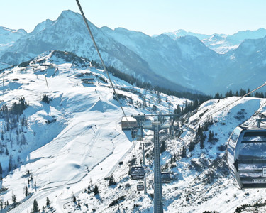 Panoramalink mit Aussicht auf das Skigebiet