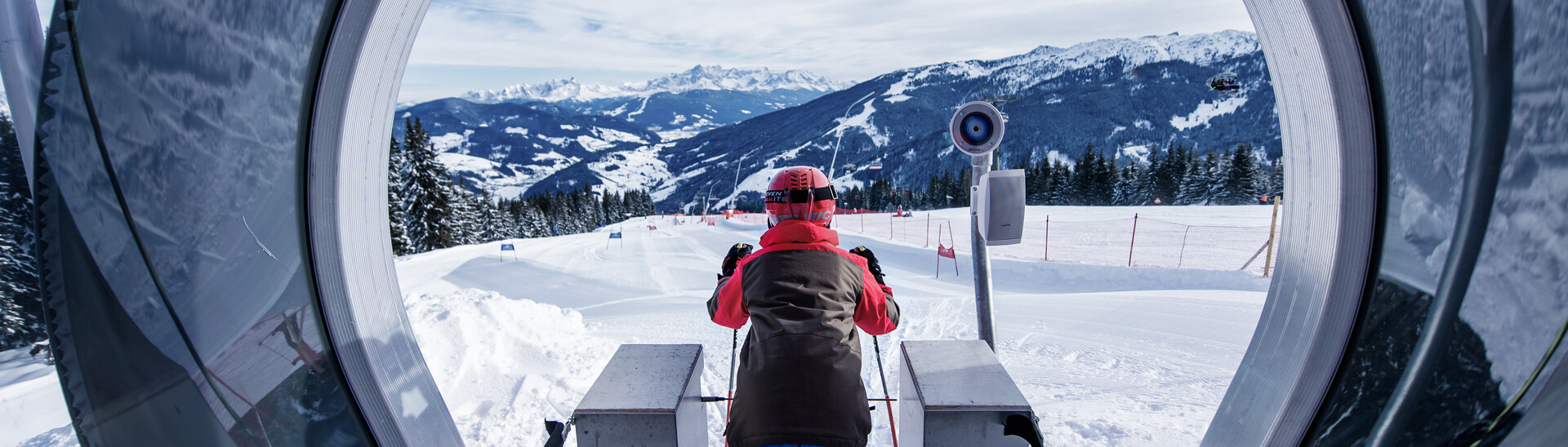 Skiers match with each other in time on the Skimovie line in Wagrain in the Snow Space of Salzburg | © Snow Space Salzburg