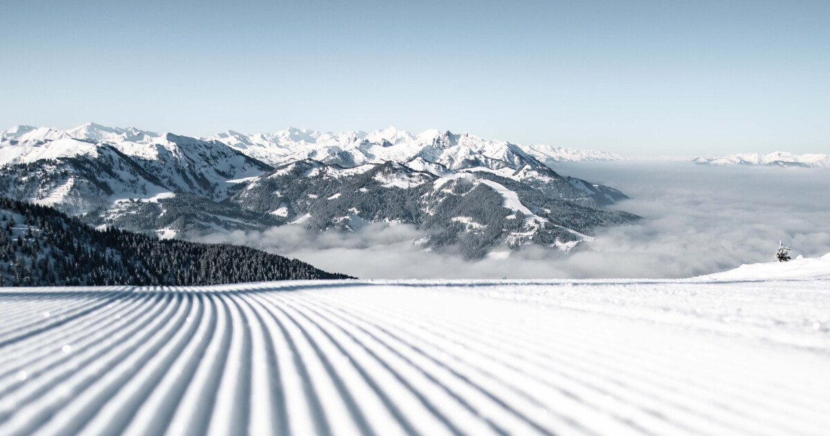 Frisch präparierte Piste mit Panorama in Flachau