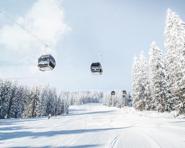 Gondola lift above Flachau slope at Snow Space Salzburg ski resort | © Bergbahnen Flachau GmbH