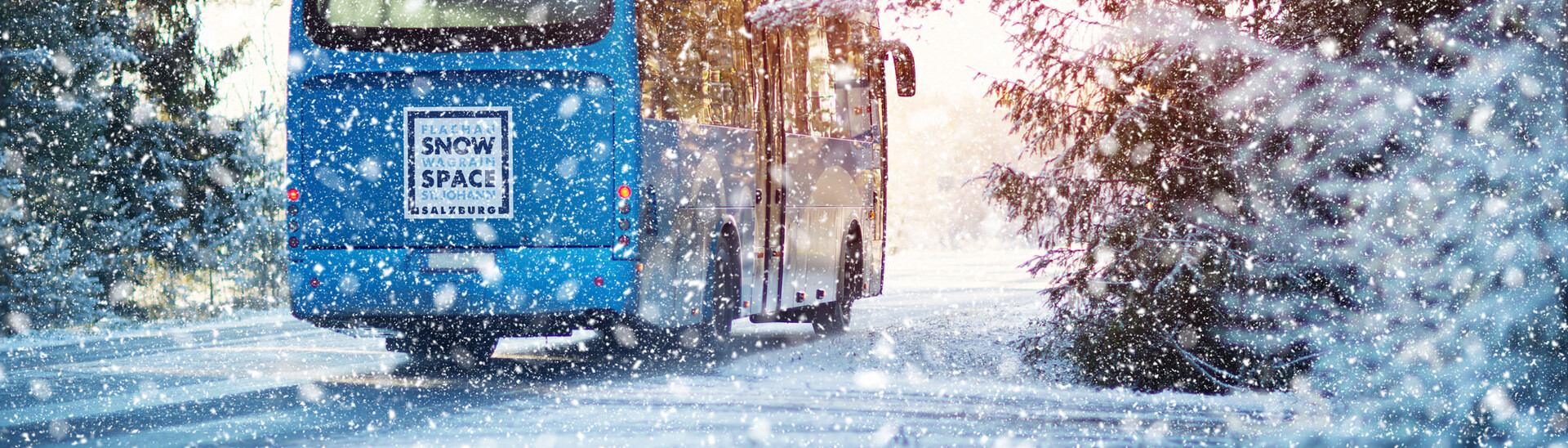 Skibus mit Logo Snow Space Salzburg